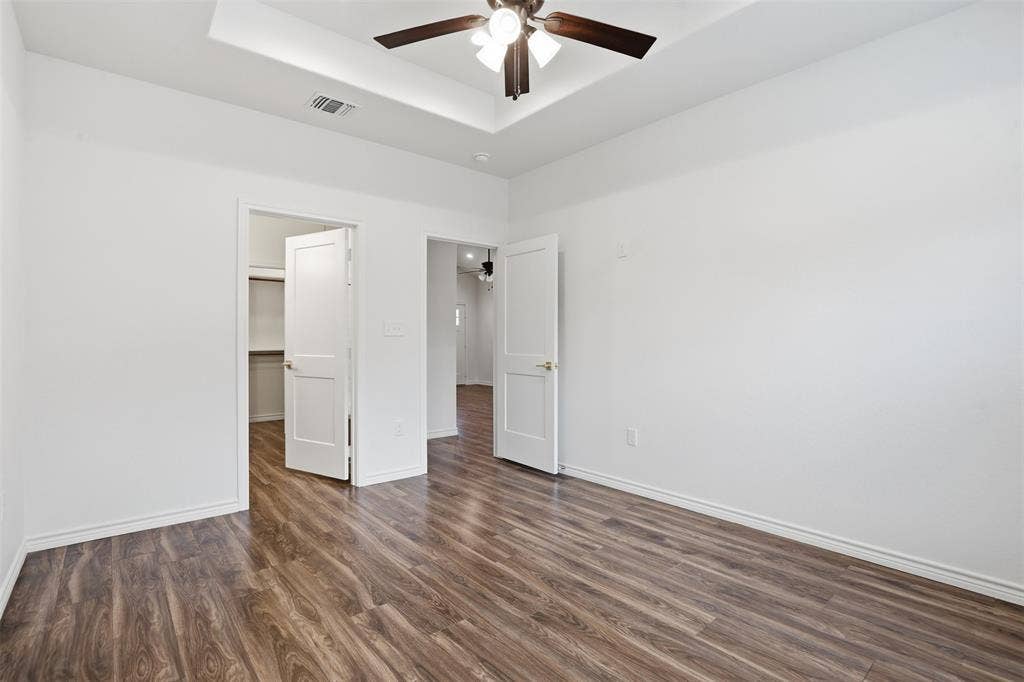 5718 Barkridge Drive, Granbury, TX 76048 Primary with ENSUITE BATHROOM