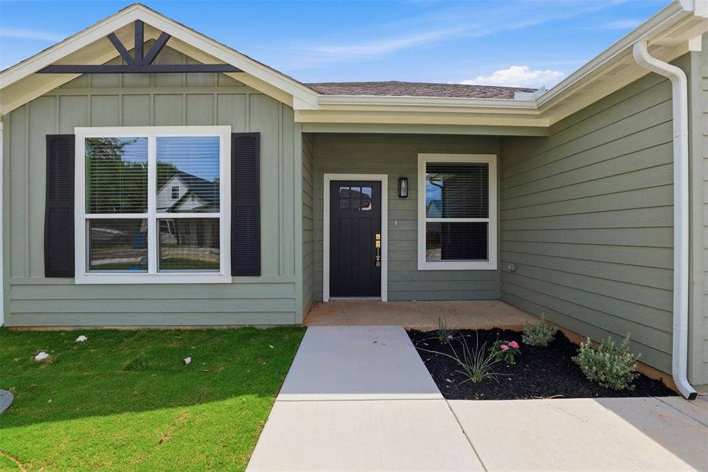 5718 Barkridge Drive, Granbury, TX 76048 5718 Barkridge Drive, Granbury, TX 76048