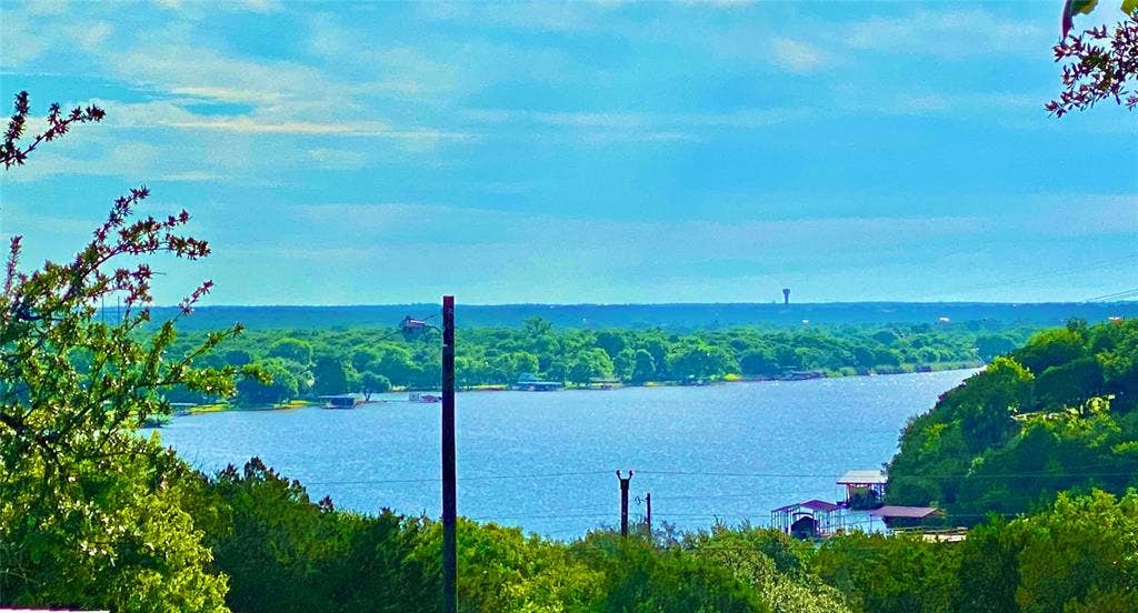5718 Barkridge Drive, Granbury, TX 76048 5718 Barkridge Drive, Granbury, TX 76048