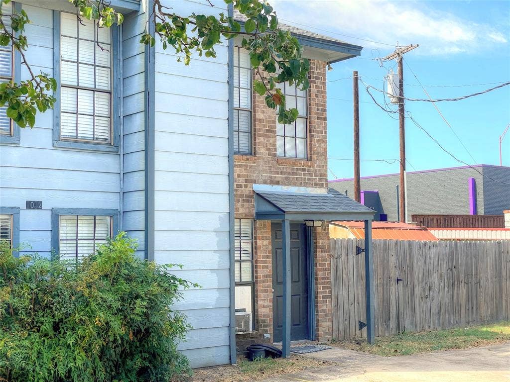 1032 Mckinley Street, #B, Benbrook, TX 76126 1032 Mckinley Street, #B, Benbrook, TX 76126