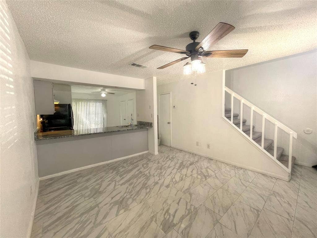 1032 Mckinley Street, #B, Benbrook, TX 76126 1032 Mckinley Street, #B, Benbrook, TX 76126