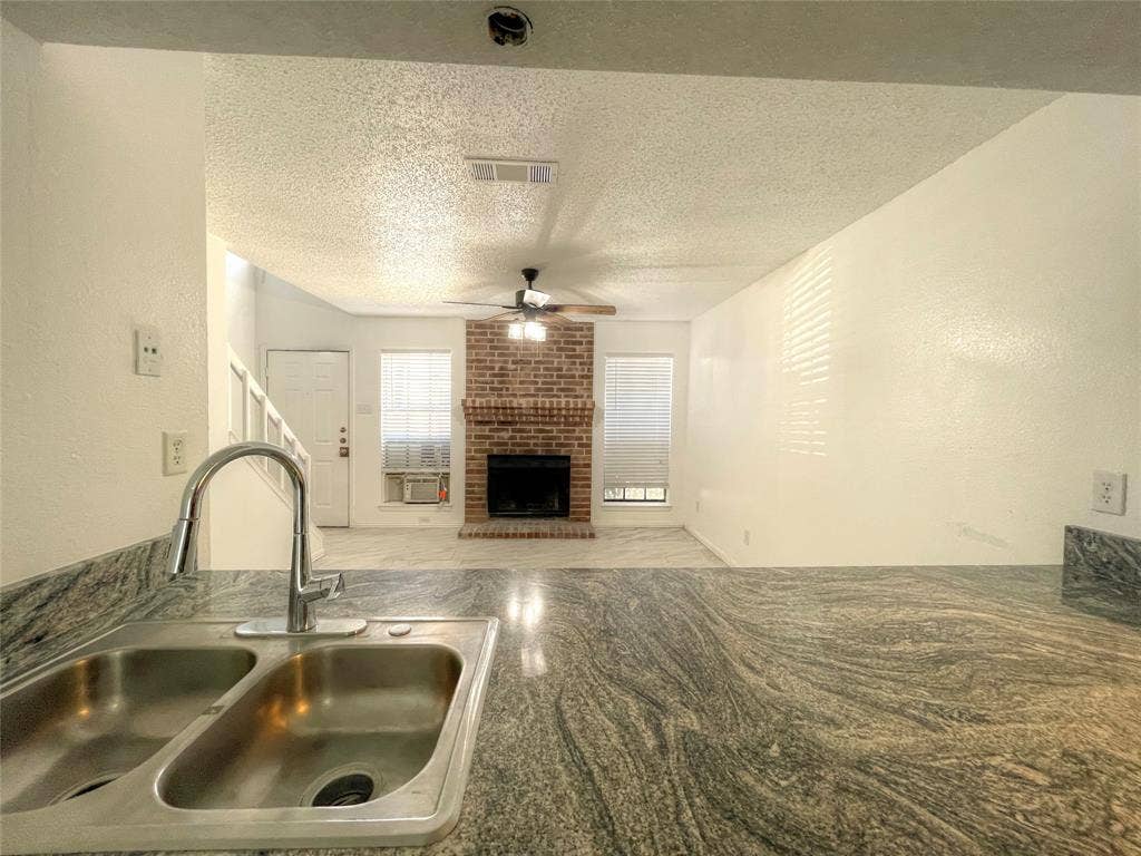 1032 Mckinley Street, #B, Benbrook, TX 76126 1032 Mckinley Street, #B, Benbrook, TX 76126