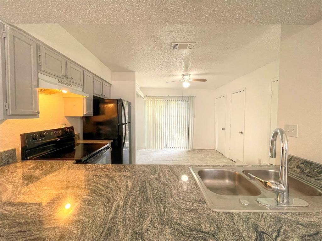 1032 Mckinley Street, #B, Benbrook, TX 76126 1032 Mckinley Street, #B, Benbrook, TX 76126