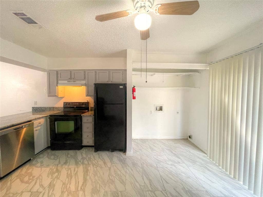 1032 Mckinley Street, #B, Benbrook, TX 76126 1032 Mckinley Street, #B, Benbrook, TX 76126