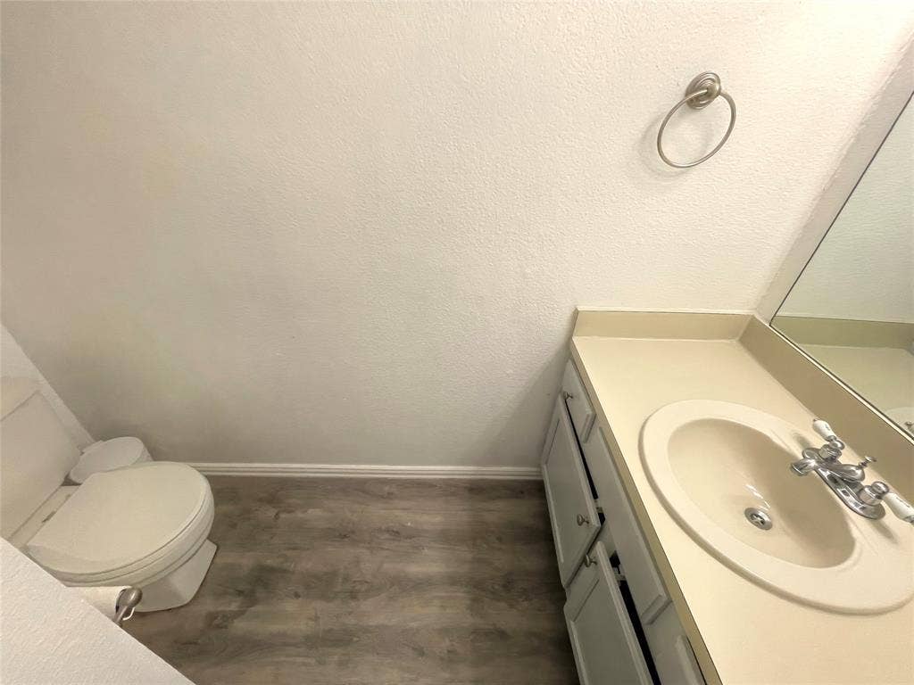 1032 Mckinley Street, #B, Benbrook, TX 76126 1032 Mckinley Street, #B, Benbrook, TX 76126