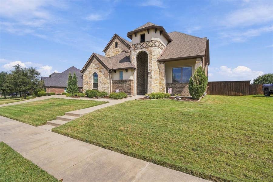 Property photo for 113 Claremont Drive, Ovilla, TX