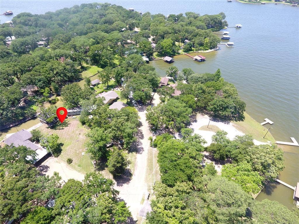 109 N Bay Circle, Mabank, TX 75156