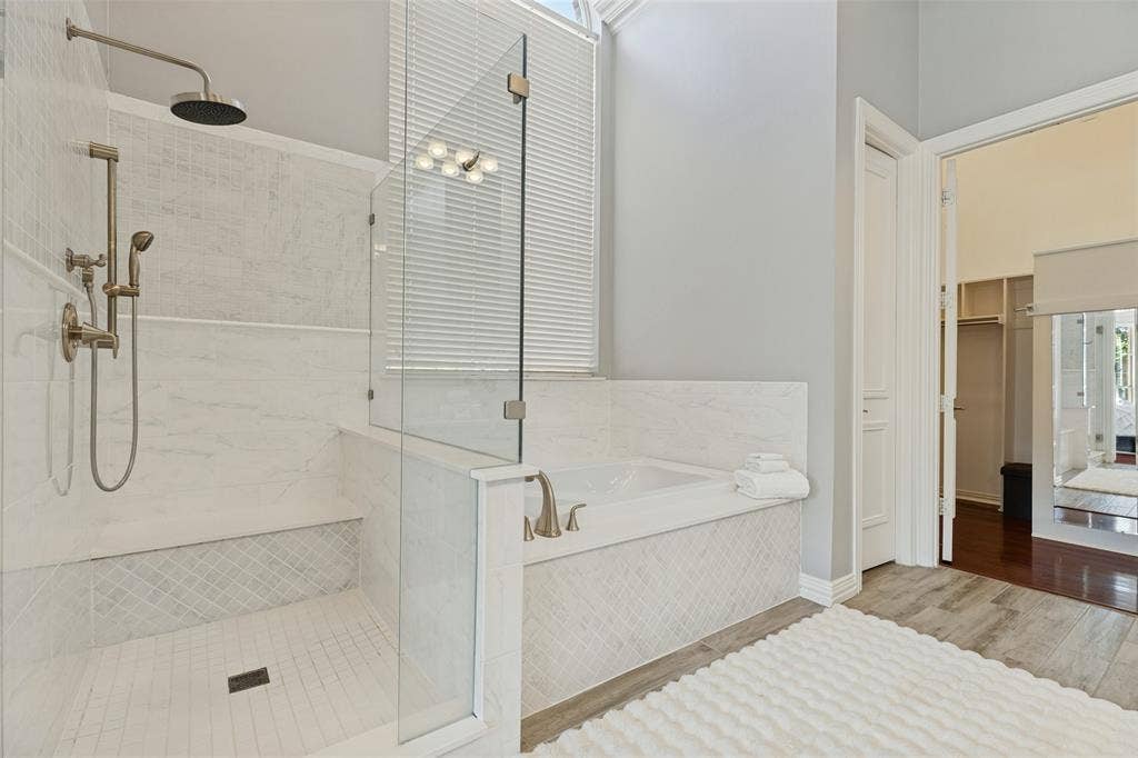 5976 Tipperary Drive, Plano, TX 75093 Primary Bath