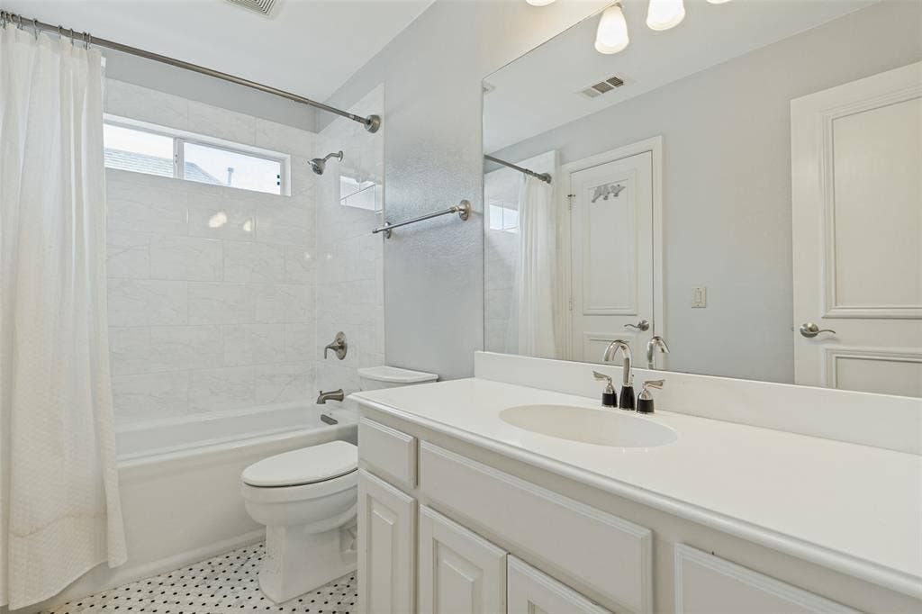5976 Tipperary Drive, Plano, TX 75093 5976 Tipperary Drive, Plano, TX 75093