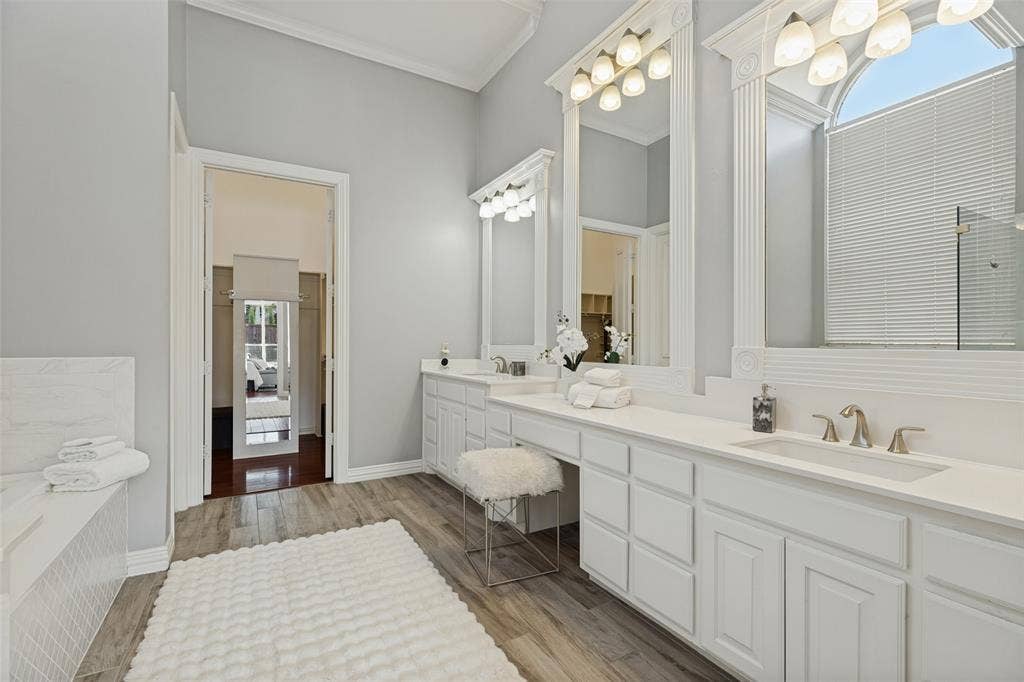 5976 Tipperary Drive, Plano, TX 75093 Primary Bath