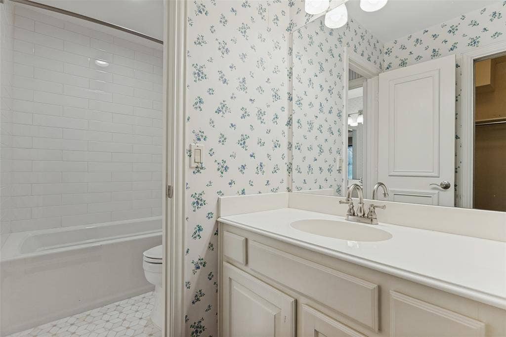 5976 Tipperary Drive, Plano, TX 75093 5976 Tipperary Drive, Plano, TX 75093