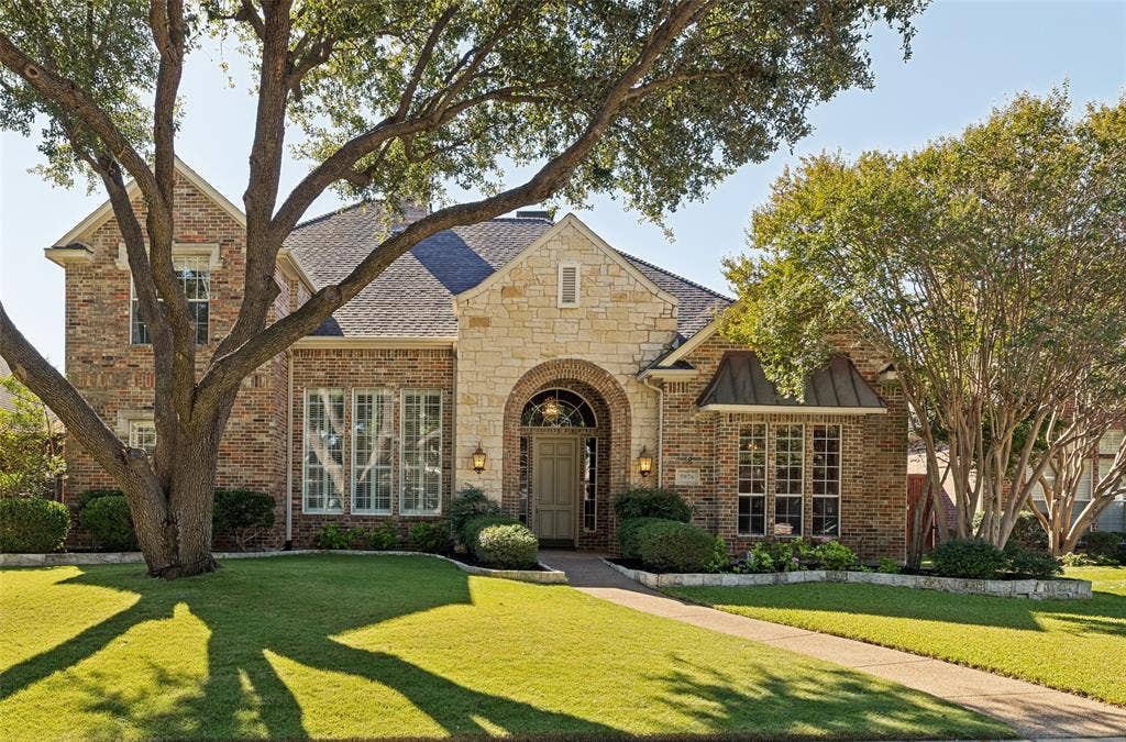 5976 Tipperary Drive, Plano, TX 75093 Front of home