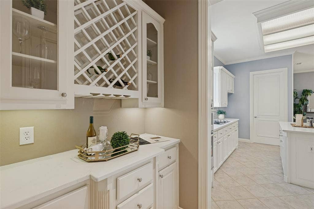 5976 Tipperary Drive, Plano, TX 75093 Butler's pantry