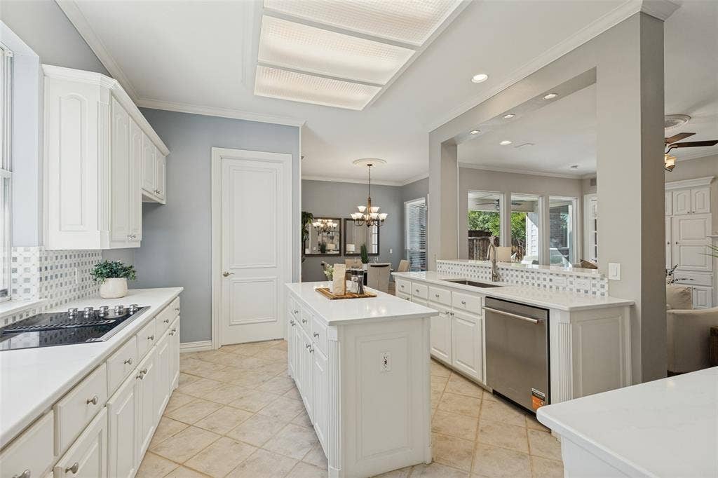 5976 Tipperary Drive, Plano, TX 75093 5976 Tipperary Drive, Plano, TX 75093