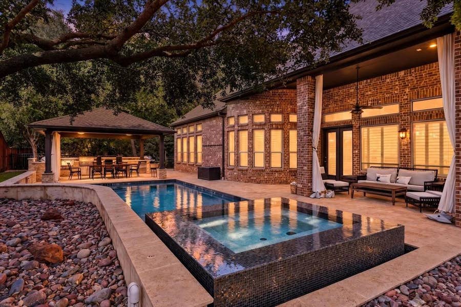 Property photo for 2901 Merryglen Lane, Flower Mound, TX