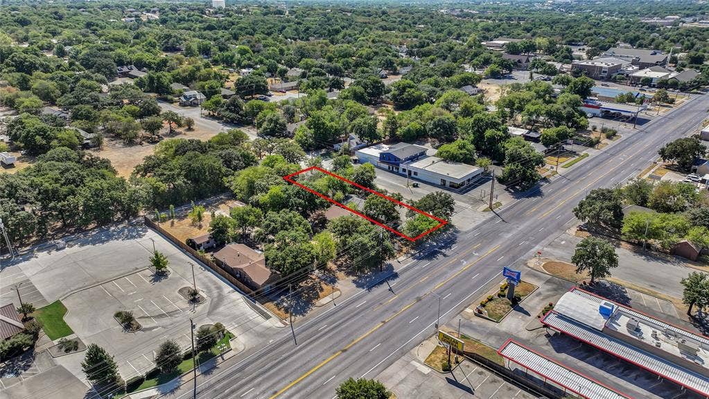 103 E 3rd Street, Weatherford, TX 76086 Property location - E 3rd and N Main St