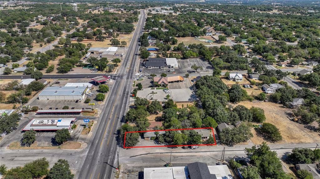 103 E 3rd Street, Weatherford, TX 76086 View to the north, property located one block south of FM 920.