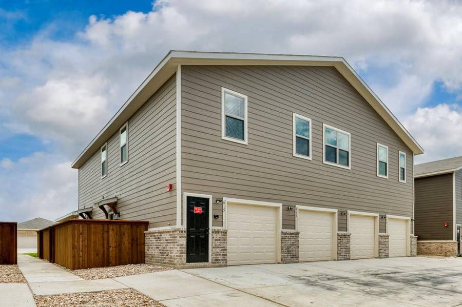Property photo for 609 Harvest Moon Drive, Venus, TX