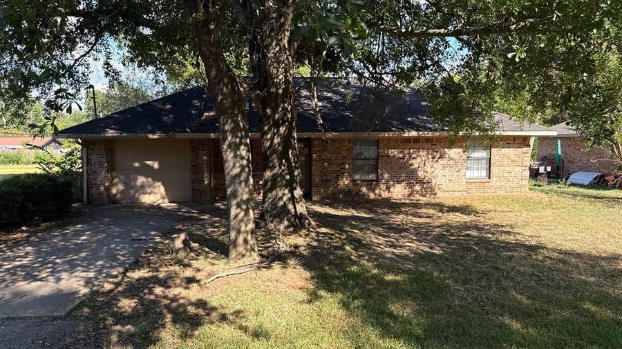 Property photo for 402 N Richardson Street, Grand Saline, TX
