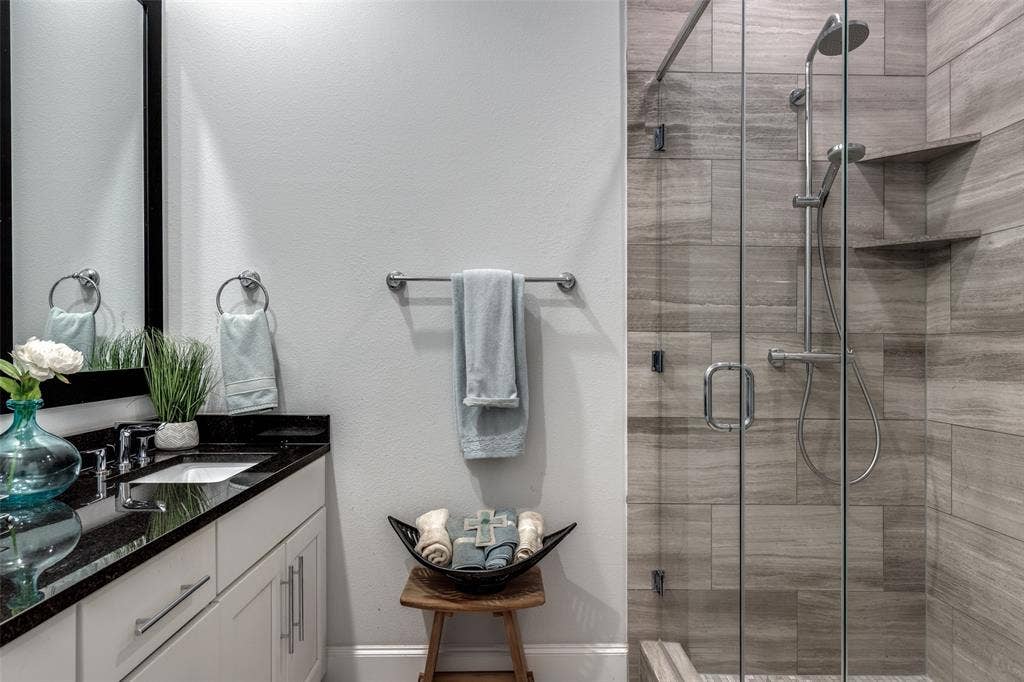 4120 Runyon Road, Addison, TX 75001 4120 Runyon Road, Addison, TX 75001