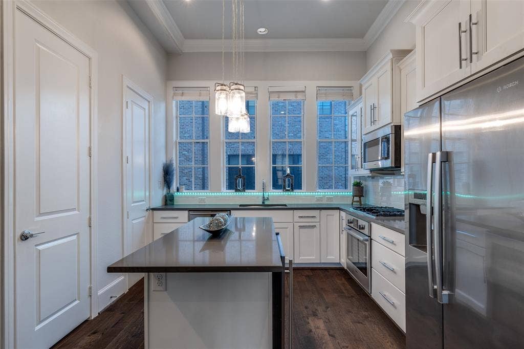 4120 Runyon Road, Addison, TX 75001 4120 Runyon Road, Addison, TX 75001