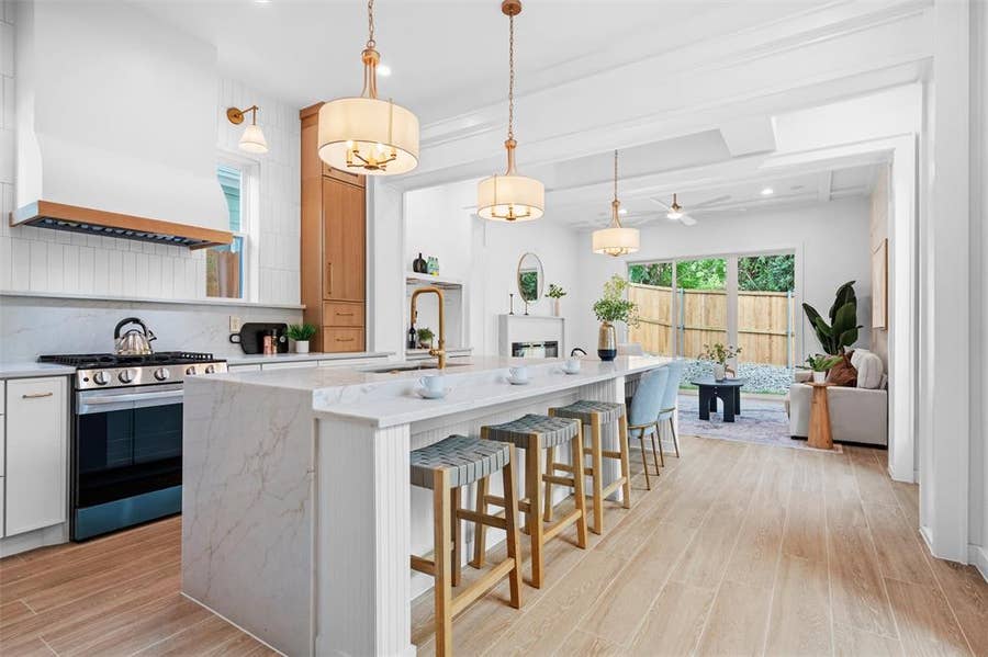 Property photo for 333 N Moore Street, Dallas, TX