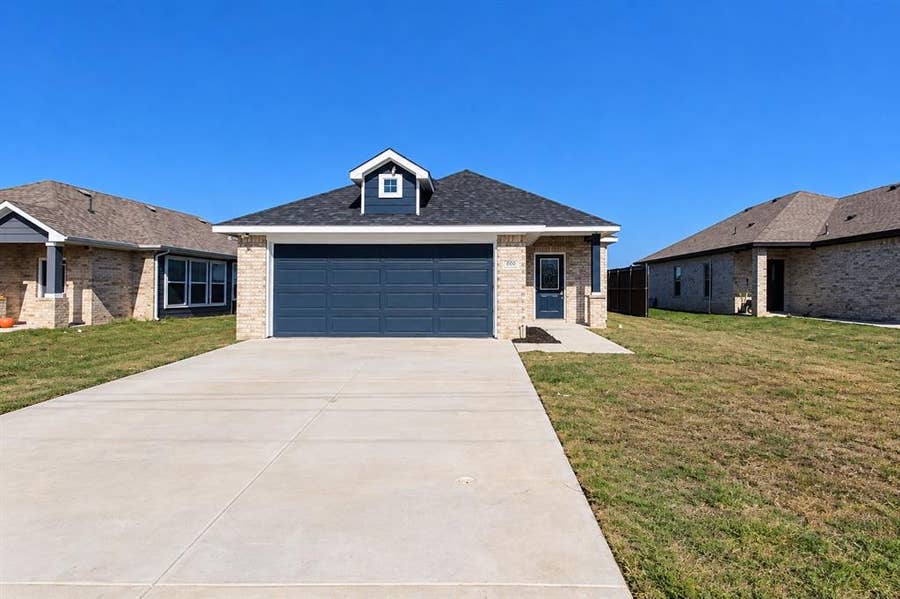 Property photo for 600 N Garrett Avenue, Garrett, TX