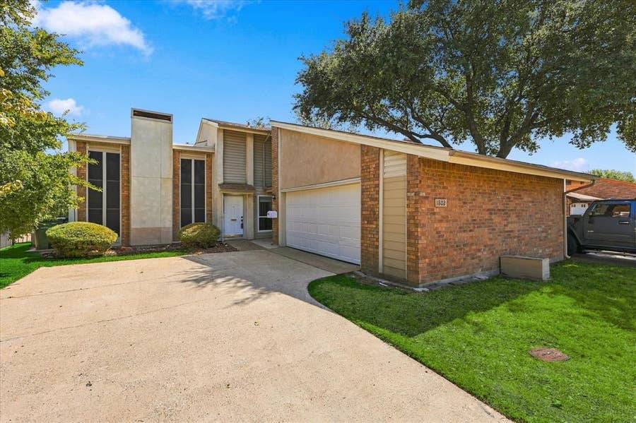 Property photo for 1802 Greenspring Circle, Garland, TX