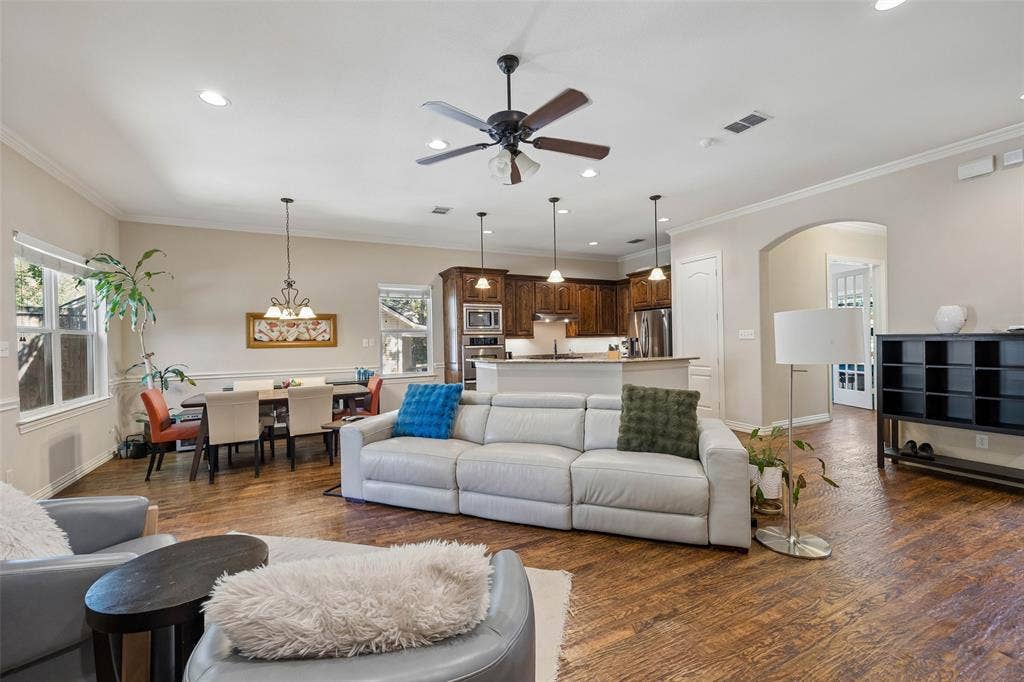 8707 Daytonia Avenue, Dallas, TX 75218 8707 Daytonia Avenue, Dallas, TX 75218