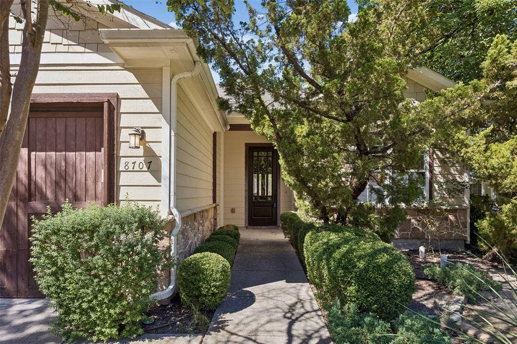 8707 Daytonia Avenue, Dallas, TX 75218 8707 Daytonia Avenue, Dallas, TX 75218