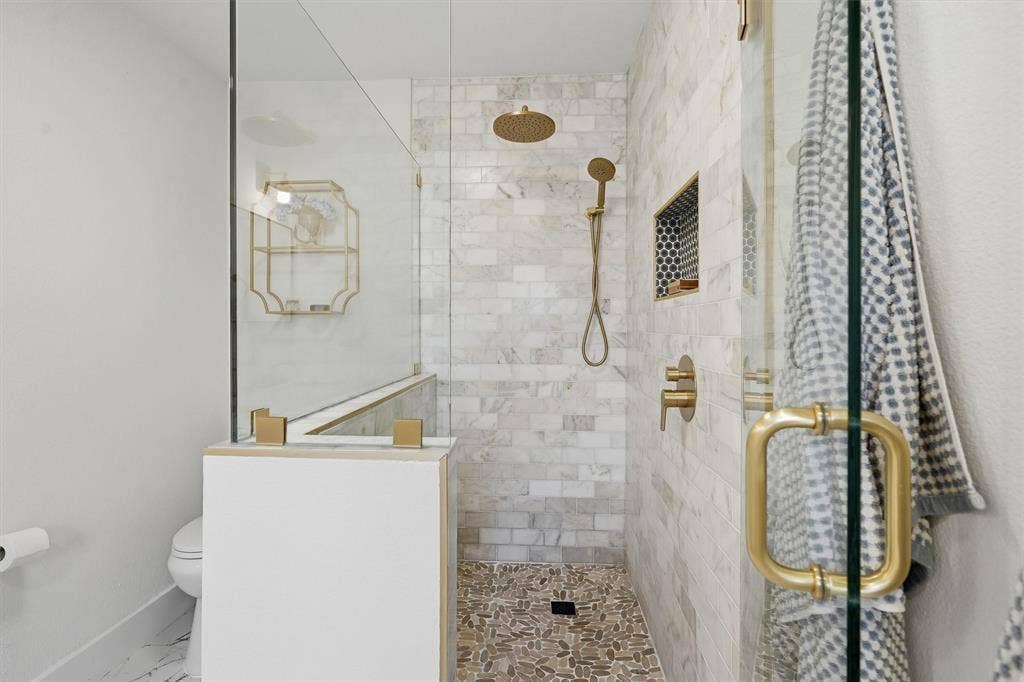 712 Thersa Drive, River Oaks, TX 76114 712 Thersa Drive, River Oaks, TX 76114