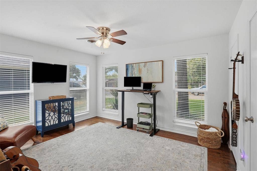 712 Thersa Drive, River Oaks, TX 76114 712 Thersa Drive, River Oaks, TX 76114