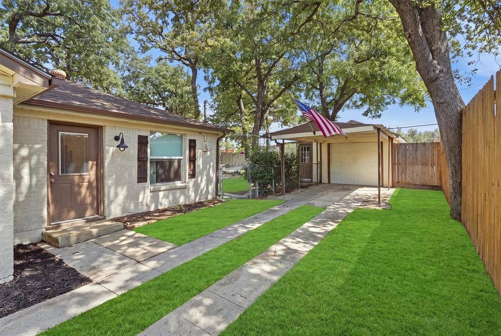 712 Thersa Drive, River Oaks, TX 76114 712 Thersa Drive, River Oaks, TX 76114