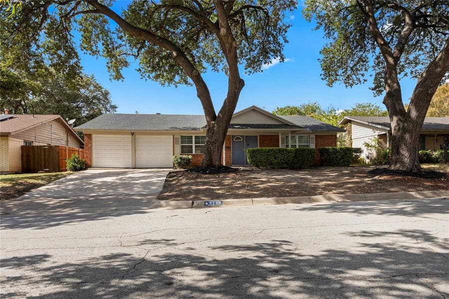 Property photo for 2712 Larkin Avenue, Fort Worth, TX