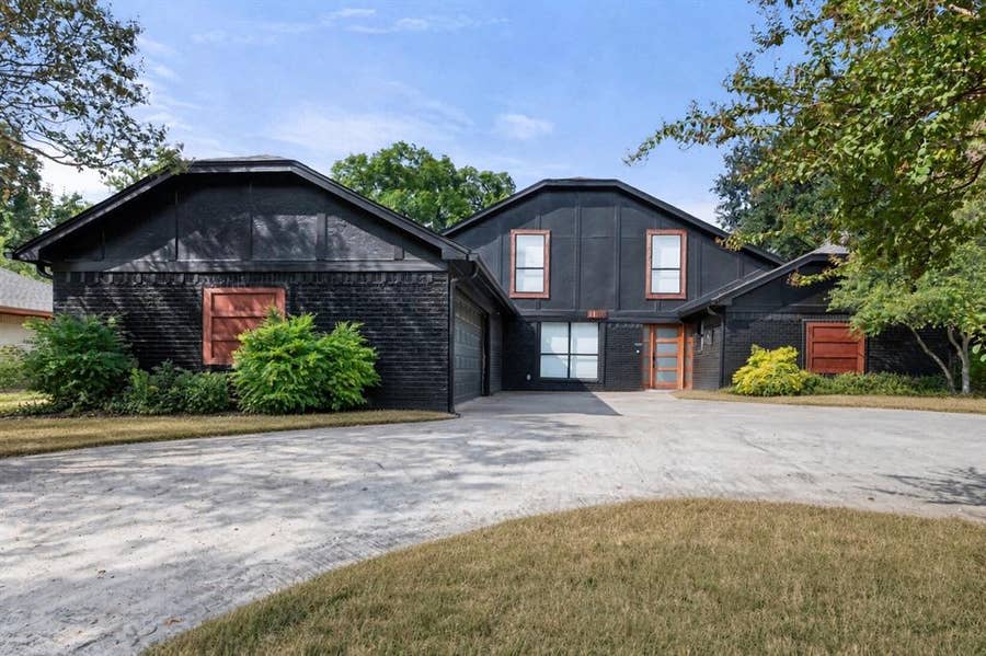 Property photo for 1108 San Juan Court, Arlington, TX