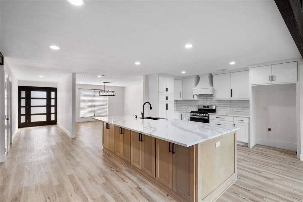 1108 San Juan Court, Arlington, TX 76012 1108 San Juan Court, Arlington, TX 76012