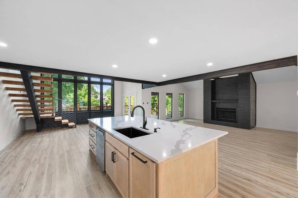 1108 San Juan Court, Arlington, TX 76012 1108 San Juan Court, Arlington, TX 76012