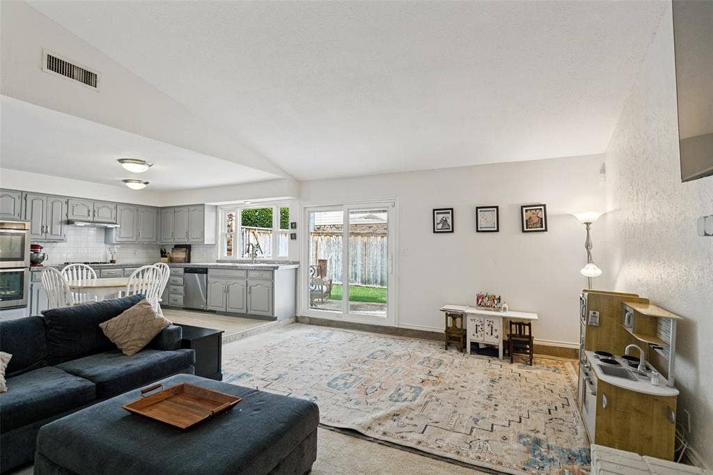 4416 Cleveland Drive, Plano, TX 75093 4416 Cleveland Drive, Plano, TX 75093