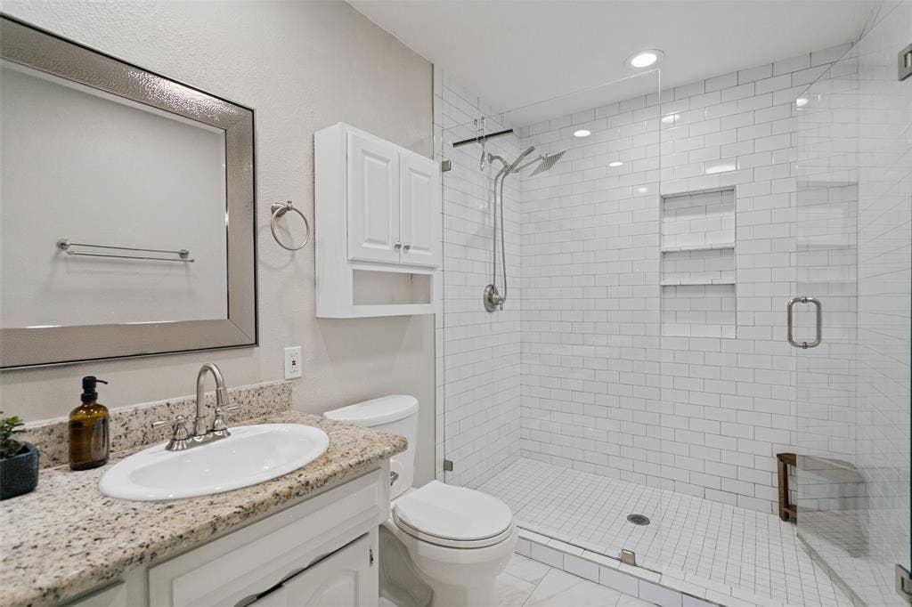 4416 Cleveland Drive, Plano, TX 75093 4416 Cleveland Drive, Plano, TX 75093