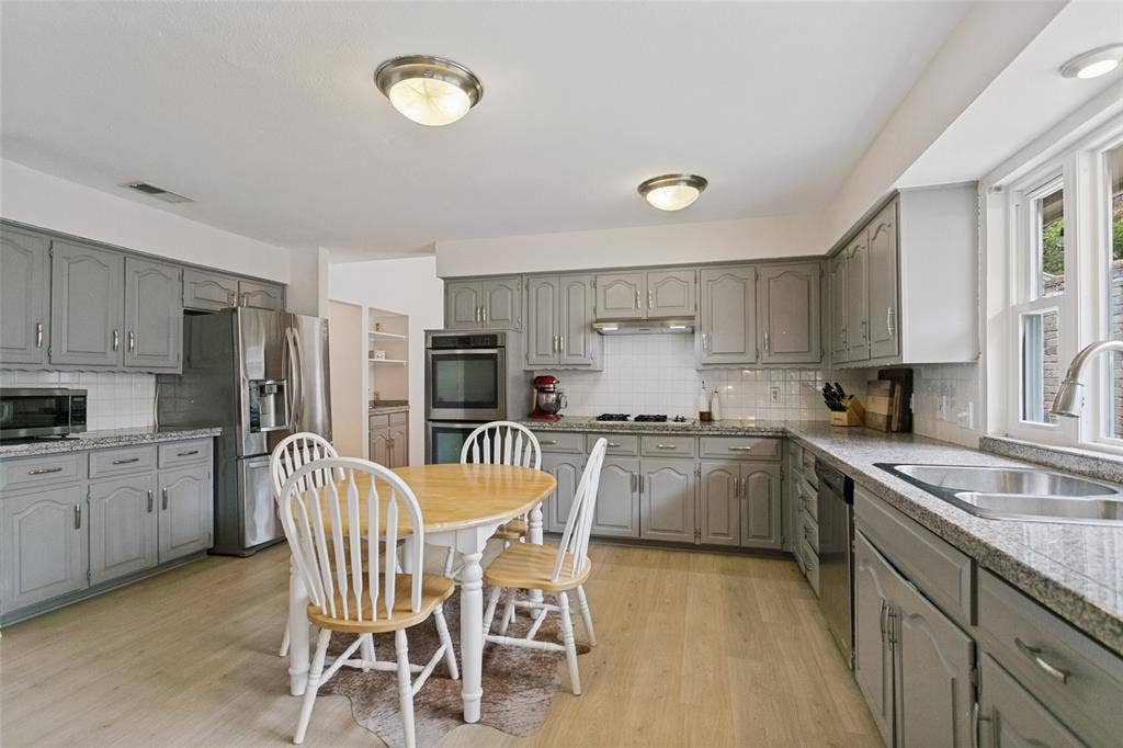 4416 Cleveland Drive, Plano, TX 75093 4416 Cleveland Drive, Plano, TX 75093