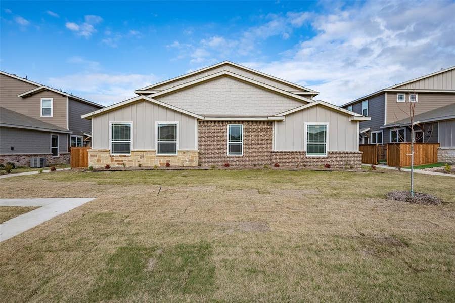 Property photo for 609 Wheatfield Drive, Venus, TX
