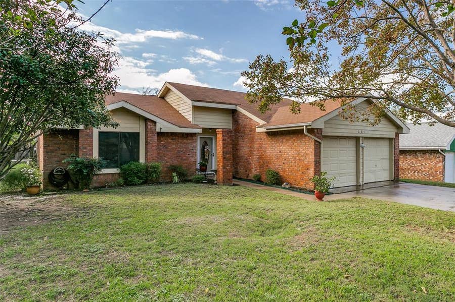 Property photo for 6300 Canyon Circle, Fort Worth, TX
