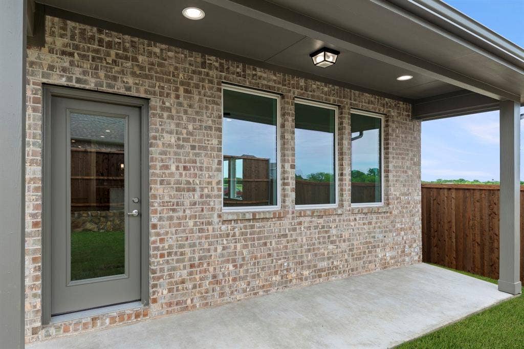 39. 3108 Glatonbury - Patio