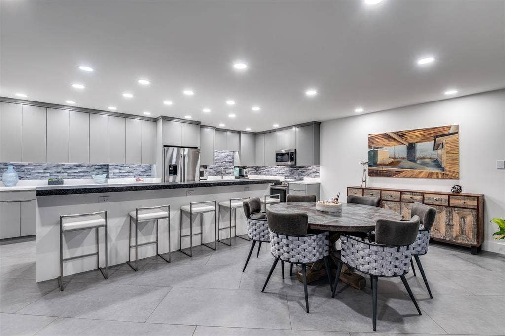6211 W Northwest Highway, #601, Dallas, TX 75225