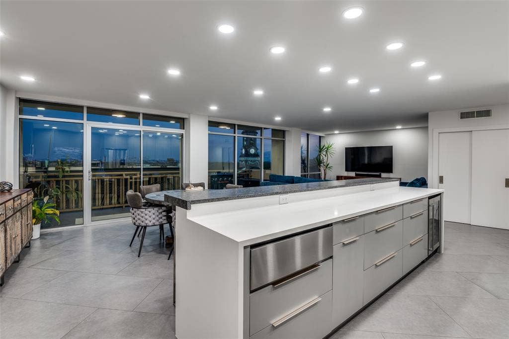 6211 W Northwest Highway, #601, Dallas, TX 75225