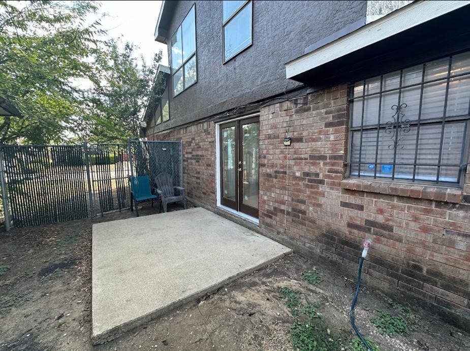 1123 Hemlock Drive, DeSoto, TX 75115 1123 Hemlock Drive, DeSoto, TX 75115