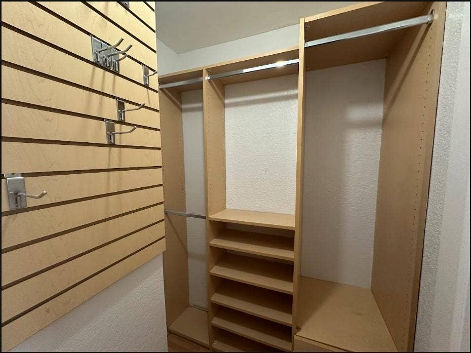 1123 Hemlock Drive, DeSoto, TX 75115 Master Closet