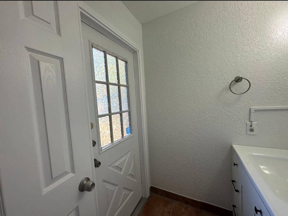 1123 Hemlock Drive, DeSoto, TX 75115 Rear entry door - Downstairs half-bath