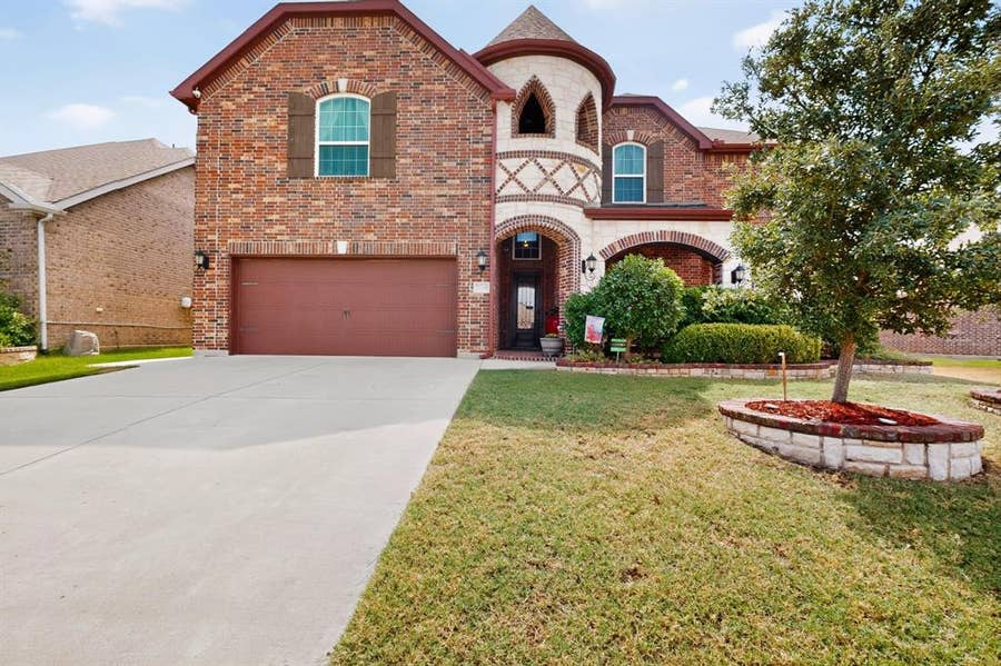 Property photo for 7800 Alders Gate Lane, Denton, TX