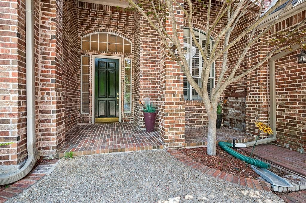 8141 Rosemont Drive, Plano, TX 75025 Fully bricked covered entrance and porch
